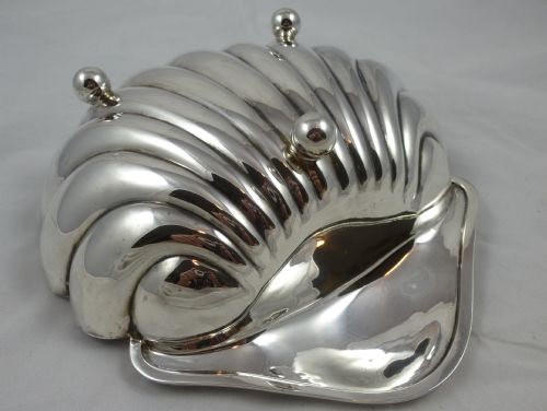 AN EDWARDIAN HALLMARKED STERLING SILVER SHELL BOWL MADE BY ATKIN BROTHERS - ADDITIONAL PHOTO 4