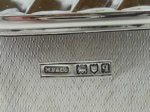 AN EDWARDIAN HALLMARKED STERLING SILVER AND GLASS HIP FLASK BY MOSLEY FLOWERS CO - ADDITIONAL PHOTO 2