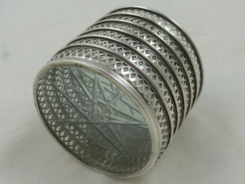 A CANADIAN BIRKS STERLING SILVER AND CUT GLASS COASTER AND STAND SET - ADDITIONAL PHOTO 2