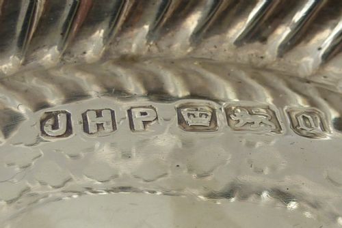 AN EDWARDIAN HALLMARKED STERLING SILVER BON BON DISH - ADDITIONAL PHOTO 2