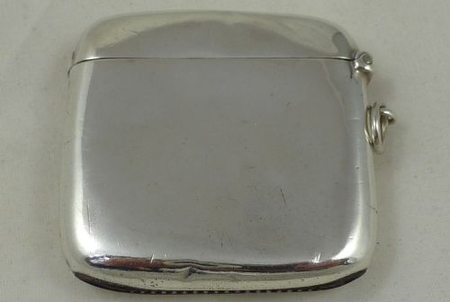 A HALLMARKED STERLING SILVER VESTA CASE - ADDITIONAL PHOTO 1