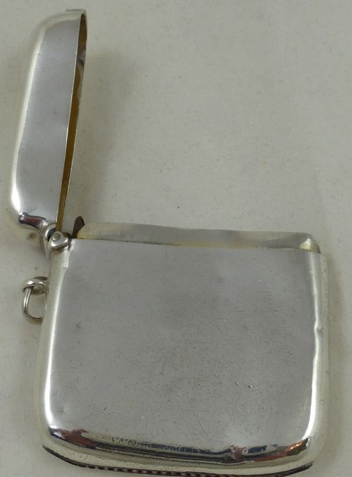 A HALLMARKED STERLING SILVER VESTA CASE - ADDITIONAL PHOTO 8
