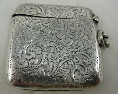 A VICTORIAN HALLMARKED STERLING SILVER VESTA CASE - ADDITIONAL PHOTO 1