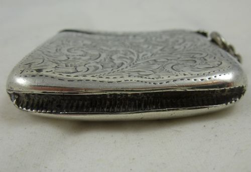 A VICTORIAN HALLMARKED STERLING SILVER VESTA CASE - ADDITIONAL PHOTO 2