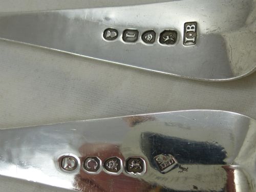 A NEAR PAIR OF EARLY C19TH HALLMARKED SILVER BERRY SPOONS - ADDITIONAL PHOTO 5