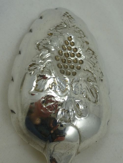 A NEAR PAIR OF EARLY C19TH HALLMARKED SILVER BERRY SPOONS - ADDITIONAL PHOTO 10