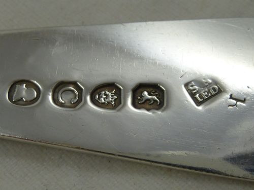 A NEAR PAIR OF EARLY C19TH HALLMARKED SILVER BERRY SPOONS - ADDITIONAL PHOTO 11