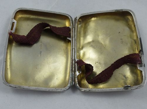 AN EDWARDIAN SILVER CIGARETTE CASE BY HENRY WILLIAMSON LTD - ADDITIONAL PHOTO 4