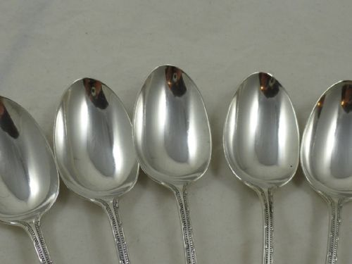 A SET OF FIVE VICTORIAN SILVER TEASPOONS BY THOMAS BRADBURY - ADDITIONAL PHOTO 3