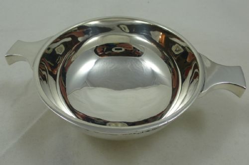A SCOTTISH SILVER QUAICHE BY THOMAS KERR EBBUTT - ADDITIONAL PHOTO 1