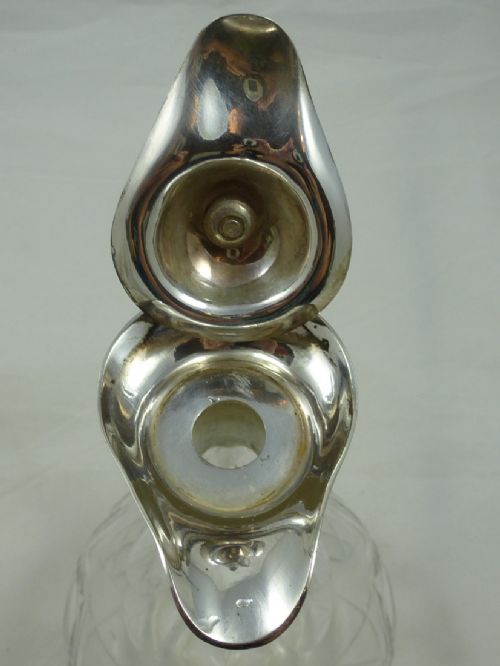 A LATE VICTORIAN CRYSTAL SILVER PLATED CLARET JUG - ADDITIONAL PHOTO 5