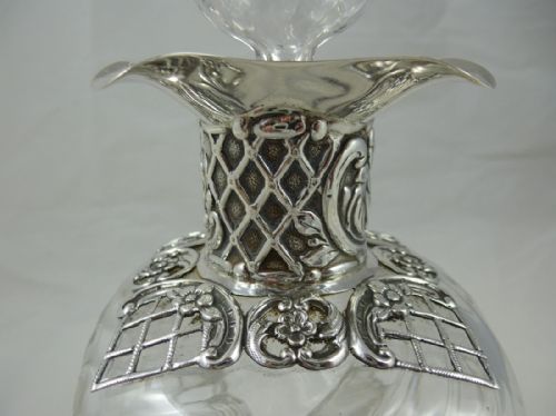 A VICTORIAN SILVER HOURGLASS DECANTER BY WILLIAM COMYNS - ADDITIONAL PHOTO 4