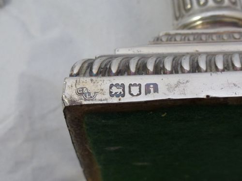 PAIR OF GOLDSMITHS SILVERSMITHS LTD EDWARDIAN SILVER CANDLESTICKS - ADDITIONAL PHOTO 9