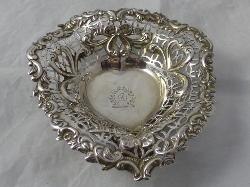WILLIAM COMYNS SONS VICTORIAN SILVER BON BON DISH - ADDITIONAL PHOTO 1