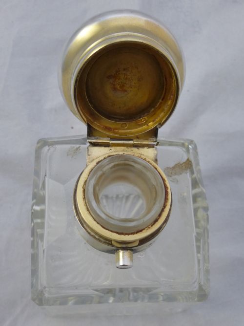 VICTORIAN SILVER GLASS PERFUME BOTTLE - ADDITIONAL PHOTO 3