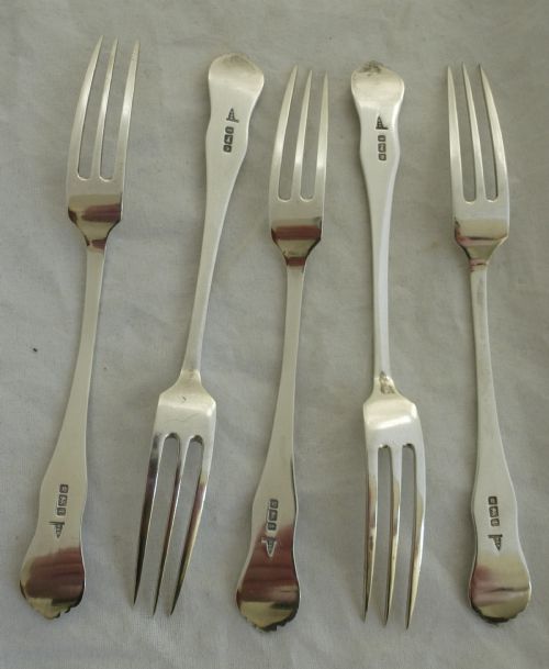 FIVE CASED SILVER CAKE FORKS - ADDITIONAL PHOTO 4