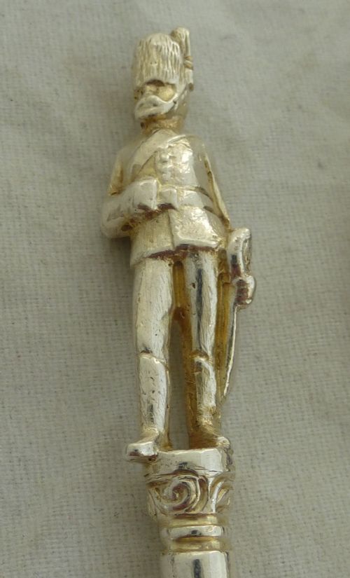 A SET OF VICTORIAN SILVER SOLDIER TEASPOONS - ADDITIONAL PHOTO 1