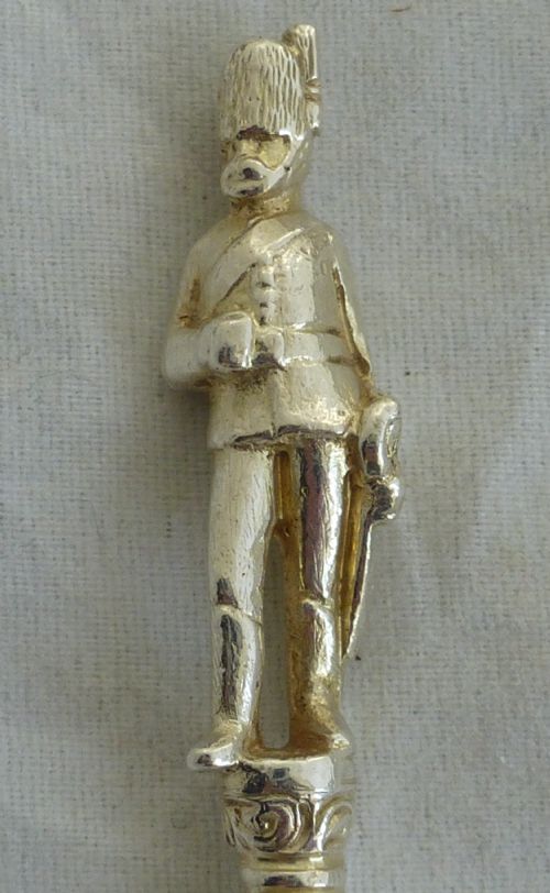 A SET OF VICTORIAN SILVER SOLDIER TEASPOONS - ADDITIONAL PHOTO 6