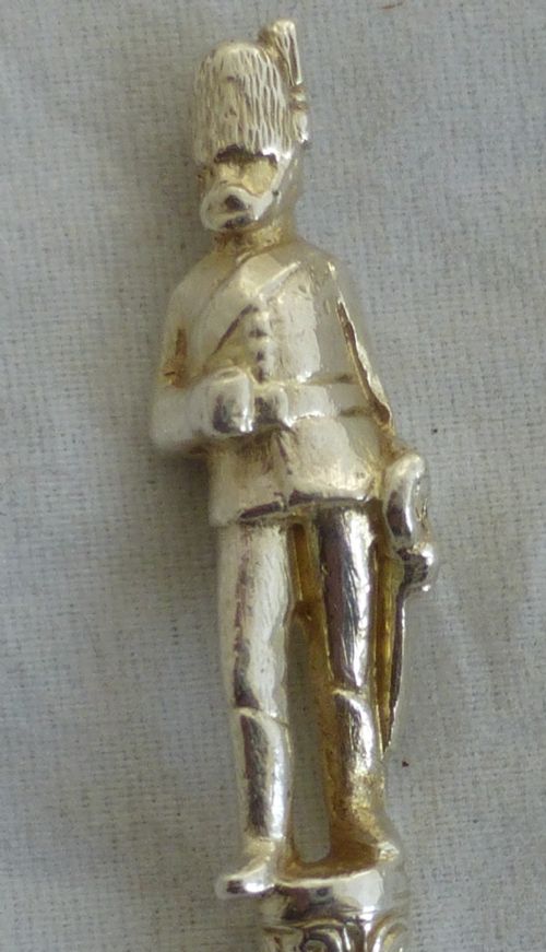 A SET OF VICTORIAN SILVER SOLDIER TEASPOONS - ADDITIONAL PHOTO 8