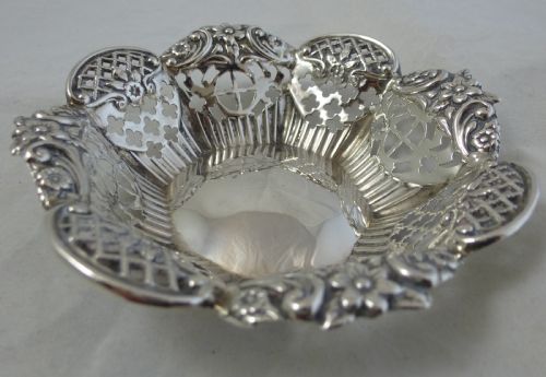 a victorian sterling silver bonbon dish - CATEGORY: ANTIQUE SILVER - DATED VICTORIAN