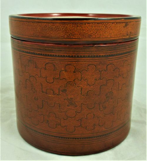 A BURMESE LACQUERED BETEL BOX - ADDITIONAL PHOTO 3
