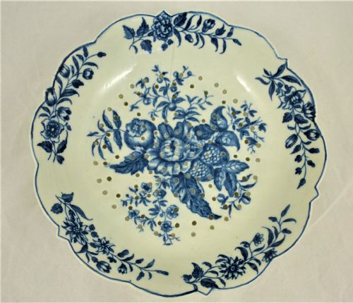 18TH CENTURY WORCESTER STRAWBERRY DISH AND STAND - ADDITIONAL PHOTO 2