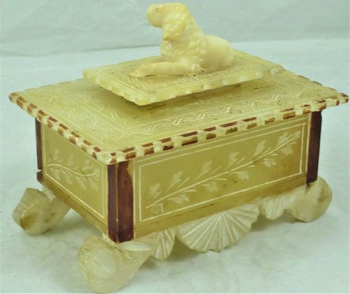 19TH CENTURY CONTINENTAL ALABASTER BOX WITH DOG - ADDITIONAL PHOTO 2