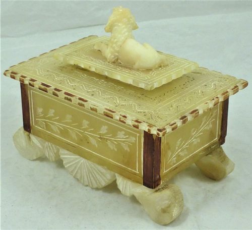 19TH CENTURY CONTINENTAL ALABASTER BOX WITH DOG - ADDITIONAL PHOTO 4