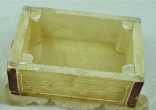 19TH CENTURY CONTINENTAL ALABASTER BOX WITH DOG - ADDITIONAL PHOTO 8