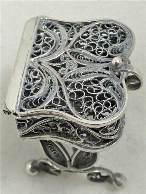 19TH CENTURY SILVER FILIGREE MINIATURE TABLE - ADDITIONAL PHOTO 5