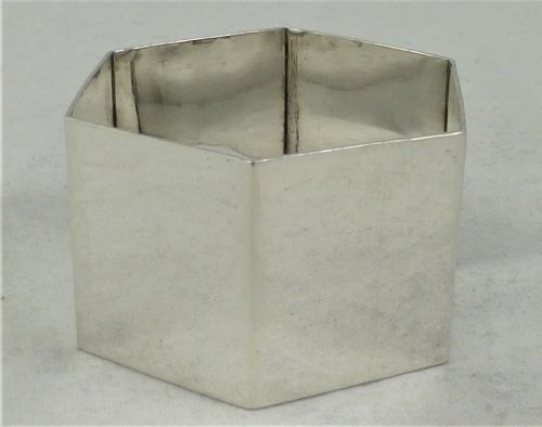 ART DECO HEXAGONAL SILVER NAPKIN RING - ADDITIONAL PHOTO 1