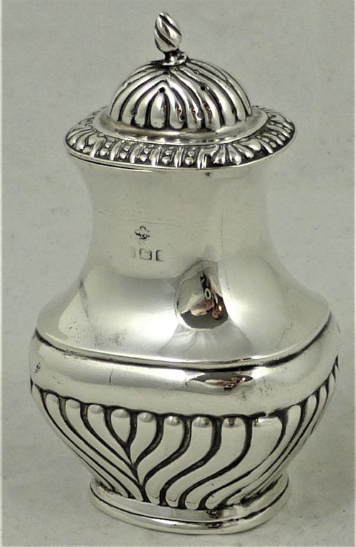 matching george v sterling silver pepperette mustard - CATEGORY: ANTIQUE SILVER - DATED 1910