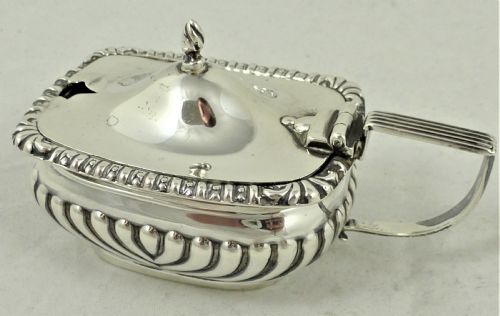 MATCHING GEORGE V STERLING SILVER PEPPERETTE MUSTARD - ADDITIONAL PHOTO 9