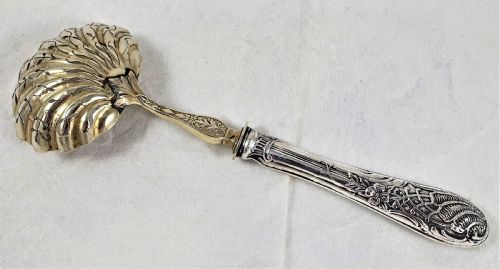 19TH CENTURY FRENCH SILVER PLATED AND GILDED SUGAR SIFTER - ADDITIONAL PHOTO 3