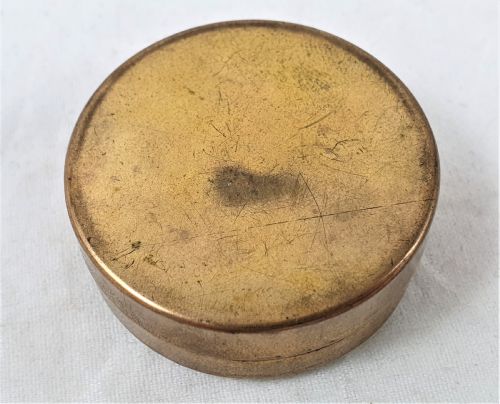GUILLOCHE ENAMEL AND GILT BRASS PILL BOX - ADDITIONAL PHOTO 4