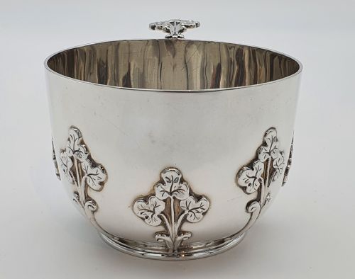AN EDWARDIAN STERLING SILVER PORRINGER BOWL LONDON 1903 GOLDSMITHS SILVERSMITHS - ADDITIONAL PHOTO 3