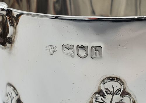 AN EDWARDIAN STERLING SILVER PORRINGER BOWL LONDON 1903 GOLDSMITHS SILVERSMITHS - ADDITIONAL PHOTO 5