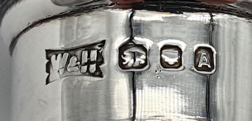 GEORGE V STERLING SILVER AND GLASS BOTTLE - ADDITIONAL PHOTO 8