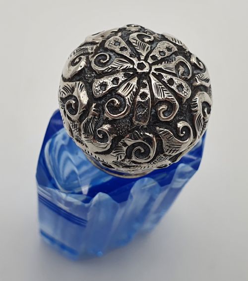 CIRCA 1900 BLUE GLASS PERFUME BOTTLE - ADDITIONAL PHOTO 3