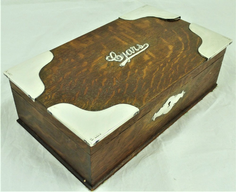 Boots Arts & Crafts Oak and Silver Cigar Box View VI