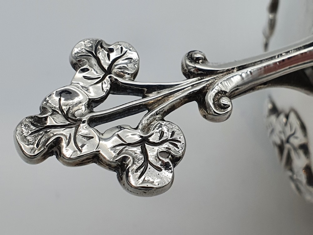 AN EDWARDIAN STERLING SILVER PORRINGER BOWL, LONDON 1903 GOLDSMITHS & SILVERSMITHS View IX