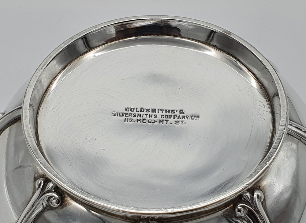 AN EDWARDIAN STERLING SILVER PORRINGER BOWL, LONDON 1903 GOLDSMITHS & SILVERSMITHS View XI