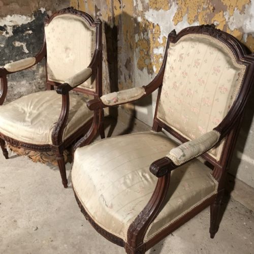 PAIR OF FRENCH ROSEWOOD ARMCHAIRS FOR RE UPHOLSTERY - ADDITIONAL PHOTO 1