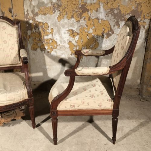 PAIR OF FRENCH ROSEWOOD ARMCHAIRS FOR RE UPHOLSTERY - ADDITIONAL PHOTO 5