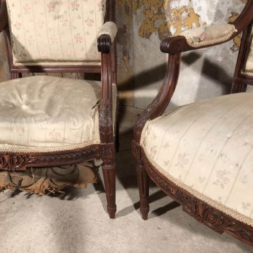 PAIR OF FRENCH ROSEWOOD ARMCHAIRS FOR RE UPHOLSTERY - ADDITIONAL PHOTO 6