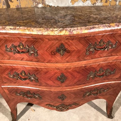 FRENCH MARQUETRY BOMBE SERPENTINE CHEST OF DRAWERS - ADDITIONAL PHOTO 3