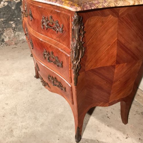 FRENCH MARQUETRY BOMBE SERPENTINE CHEST OF DRAWERS - ADDITIONAL PHOTO 4