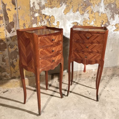 pair of french walnut bedside tables - CATEGORY: ANTIQUE CABINETS - DATED 1920