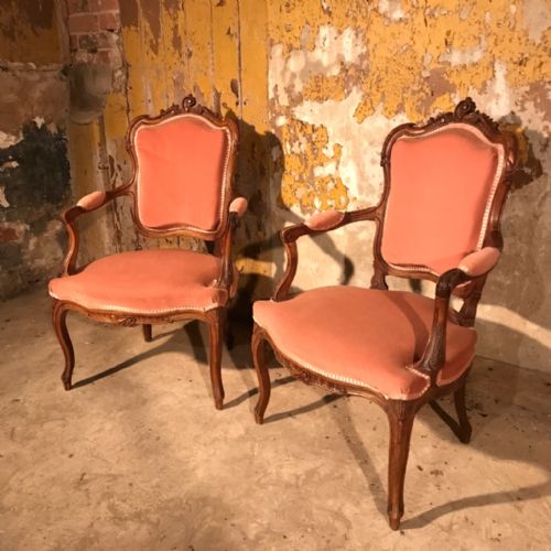 PAIR OF FRENCH LOUIS XV STYLE ARMCHAIRS - ADDITIONAL PHOTO 4