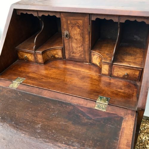 WILLIAM AND MARY STYLE SMALL WALNUT BUREAU - ADDITIONAL PHOTO 1